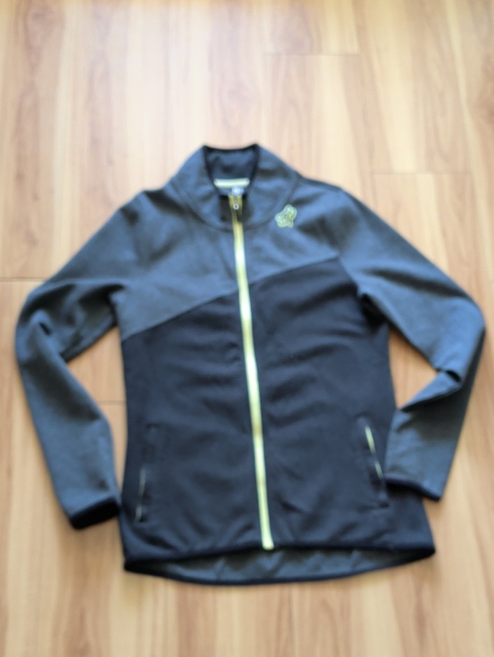Women’s Two-Tone Gray Full-Zip Jacket with Yellow Accents